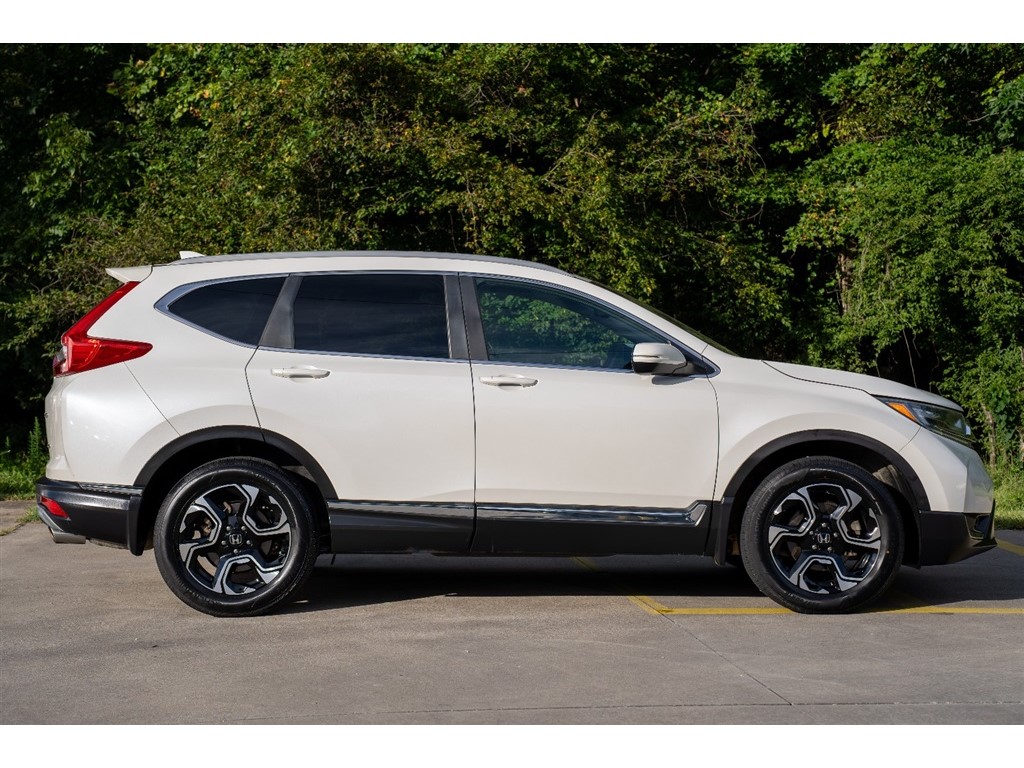 2018 Honda CR-V Touring photo 3