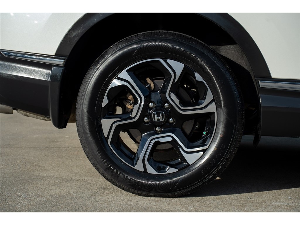 2018 Honda CR-V Touring photo 5
