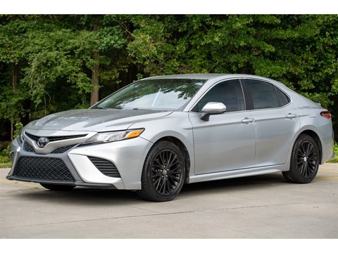 2020 Toyota Camry SE