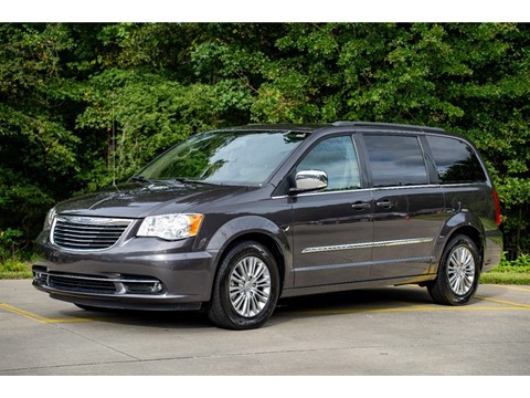 2015 Chrysler Town & Country Touring-L