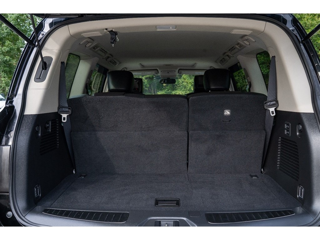 2019 Infiniti QX80 Luxe photo 12