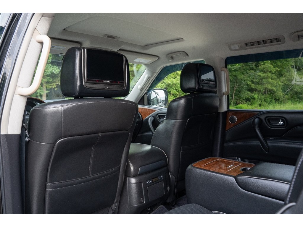 2019 Infiniti QX80 Luxe photo 19