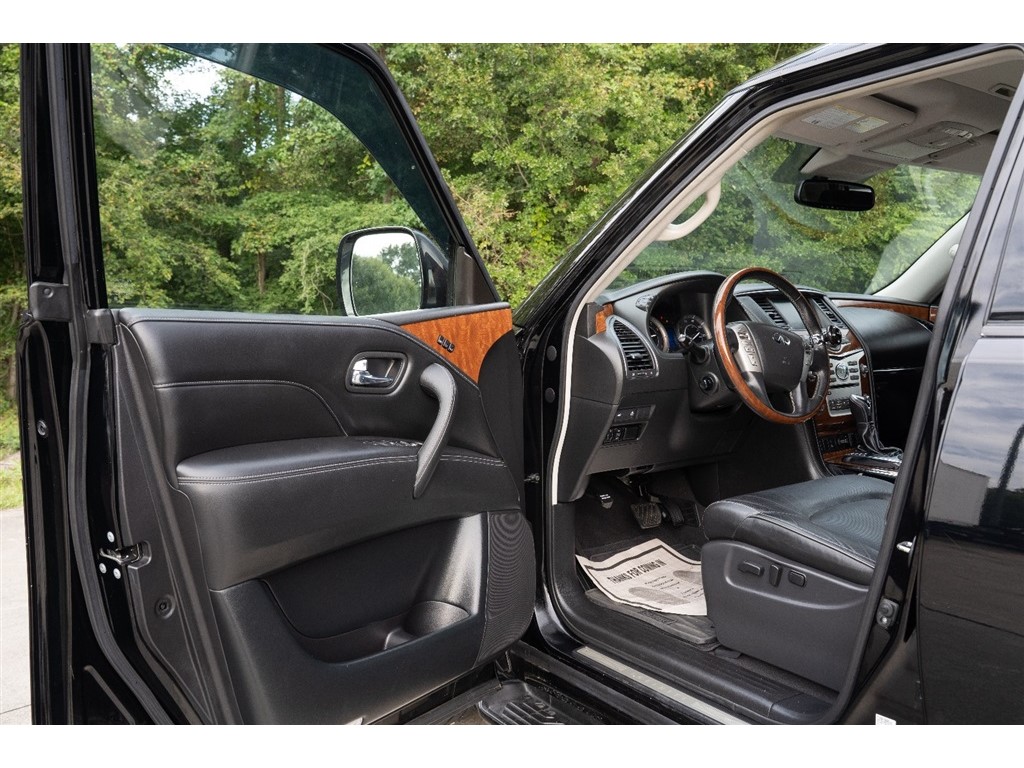 2019 Infiniti QX80 Luxe photo 27