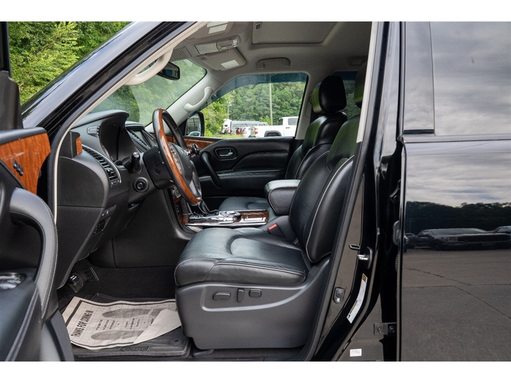 2019 Infiniti QX80 Luxe photo 28