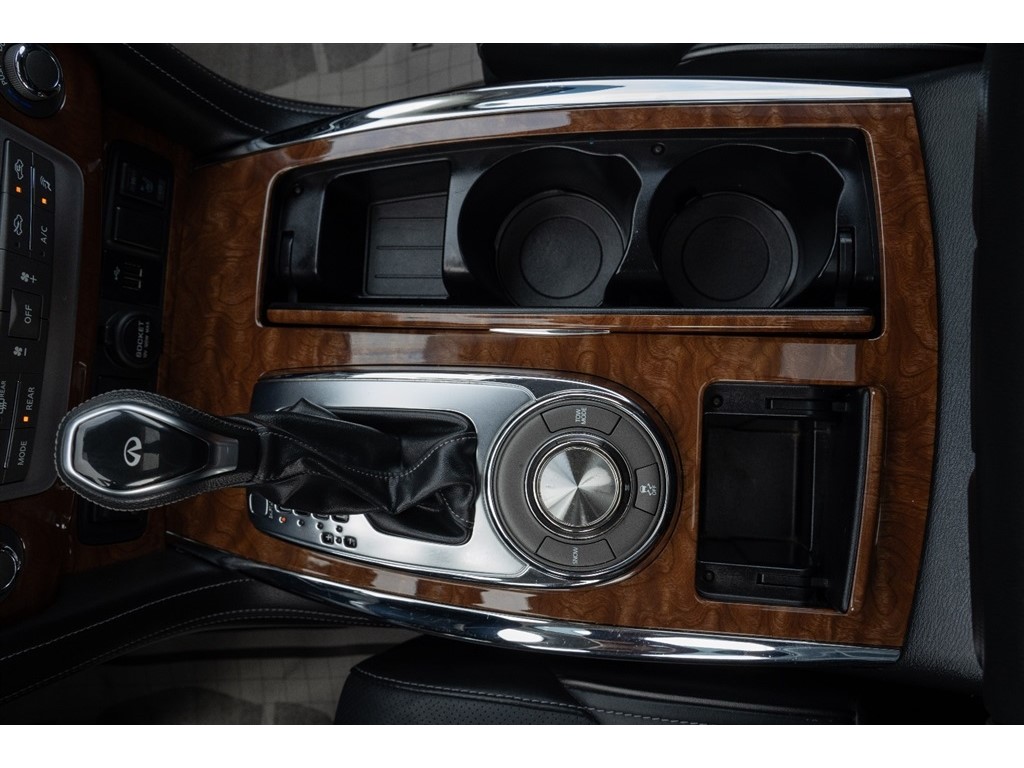 2019 Infiniti QX80 Luxe photo 37