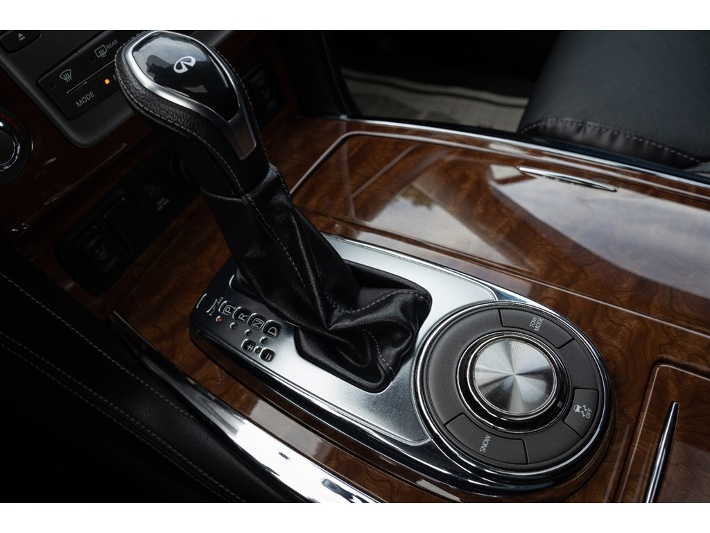 2019 Infiniti QX80 Luxe photo 38