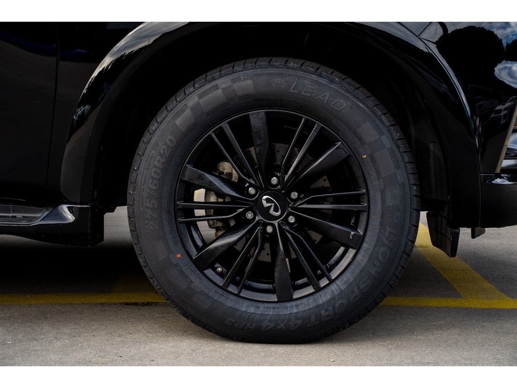 2019 Infiniti QX80 Luxe photo 6