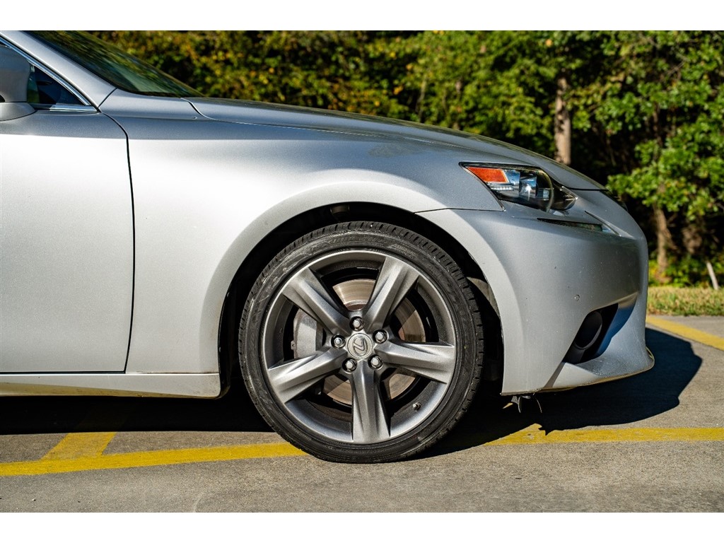2014 Lexus IS 350 photo 4