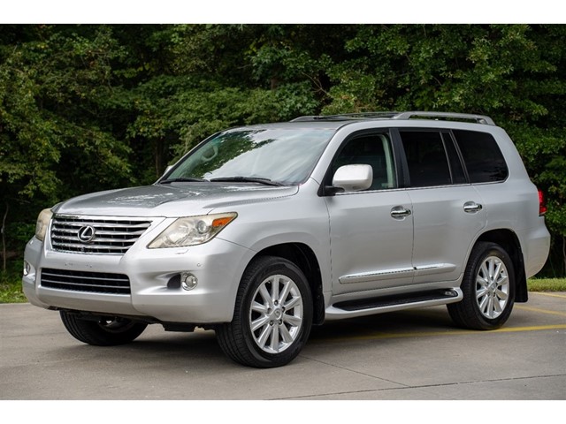Lexus LX 570 in Fuquay-Varina