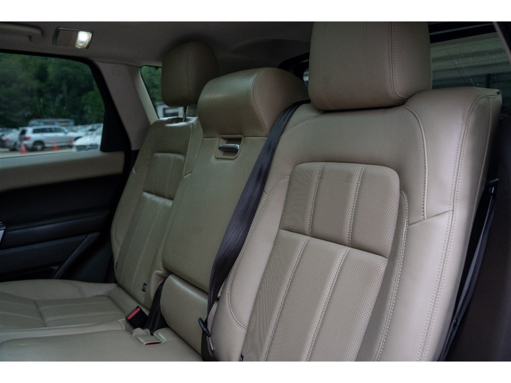 2018 Land Rover Range Rover Sport HSE photo 14