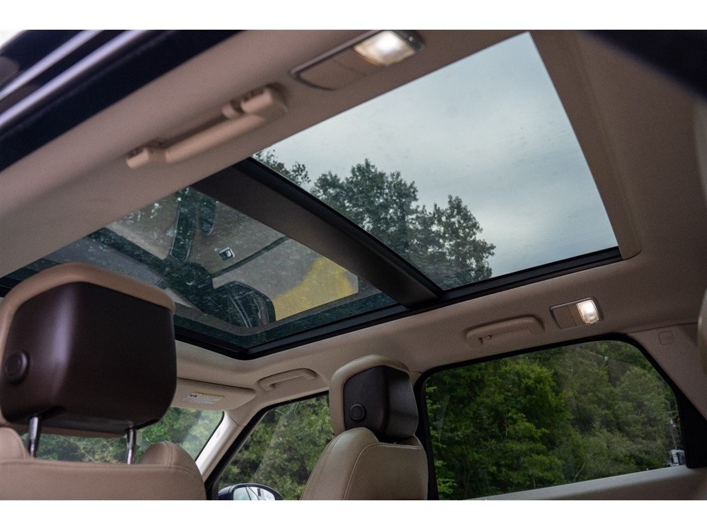2018 Land Rover Range Rover Sport HSE photo 17