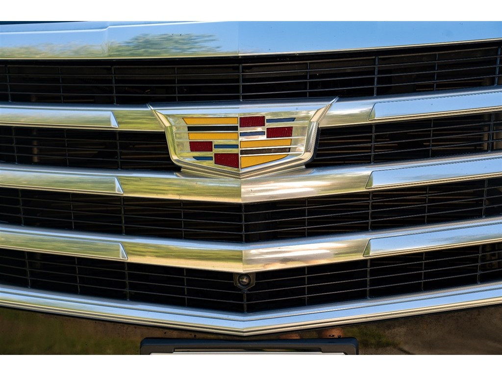 2017 Cadillac Escalade Luxury photo 12