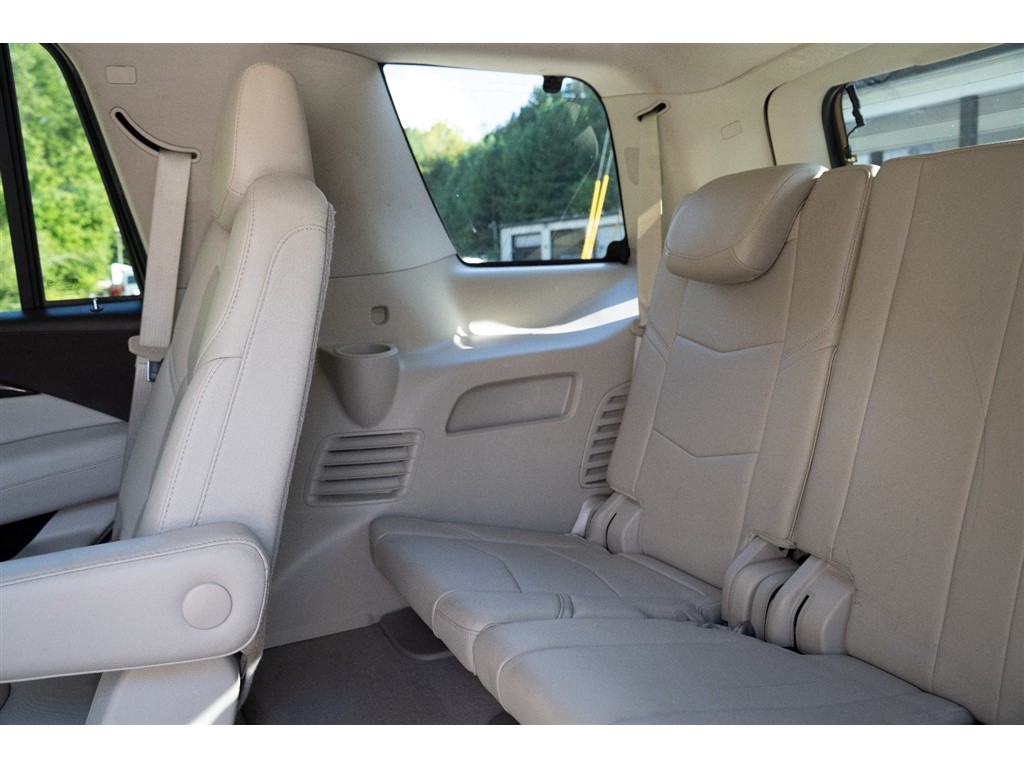 2017 Cadillac Escalade Luxury photo 25