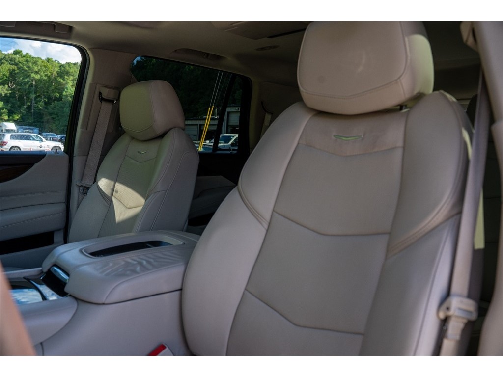 2017 Cadillac Escalade Luxury photo 35