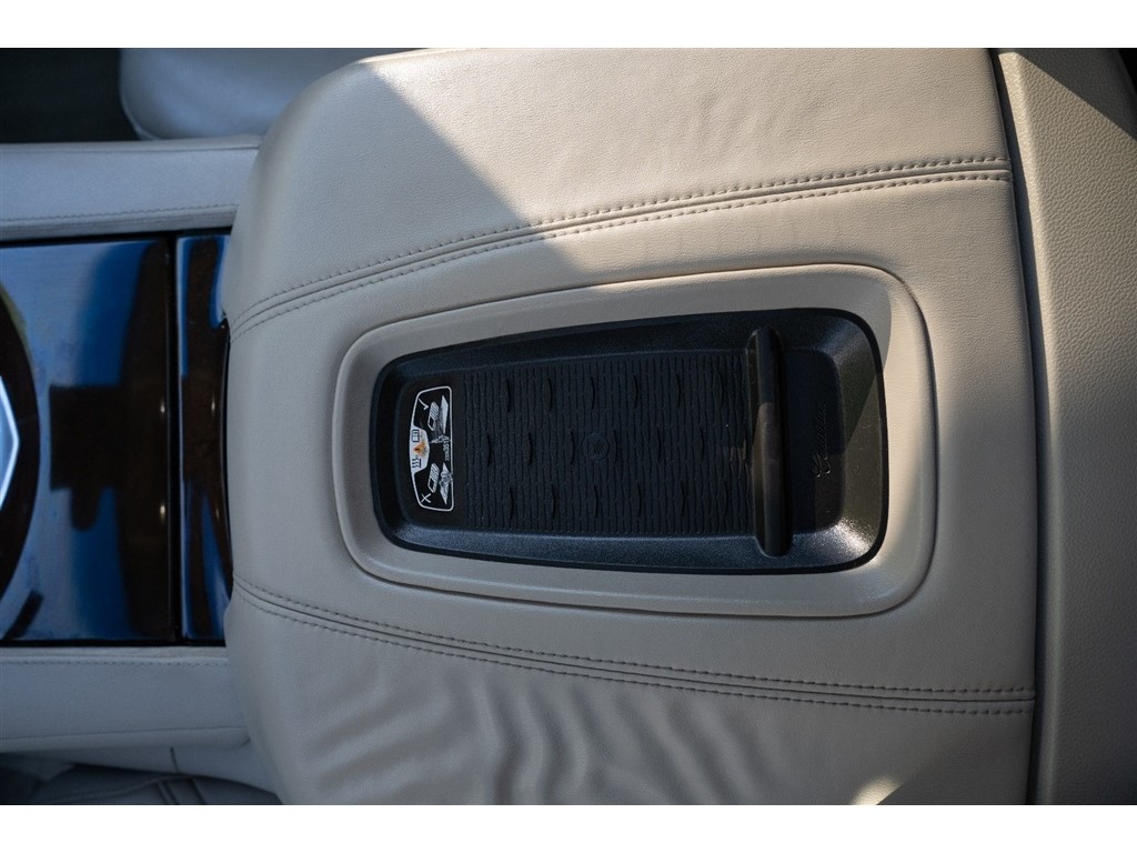 2017 Cadillac Escalade Luxury photo 43