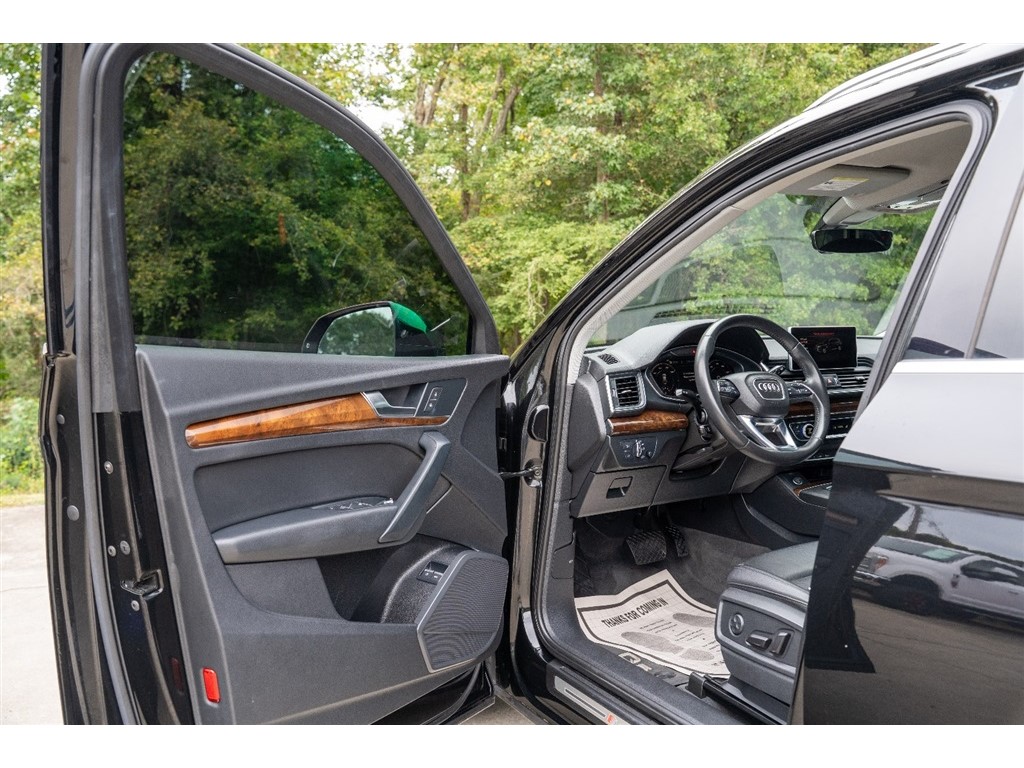 2020 Audi Q5 Premium photo 23
