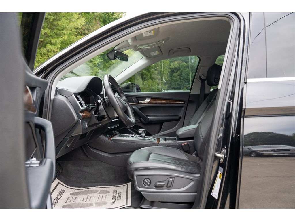 2020 Audi Q5 Premium photo 25