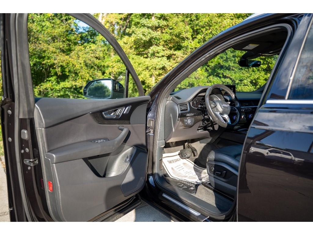 2017 Audi Q7 3.0 Premium Plus photo 25