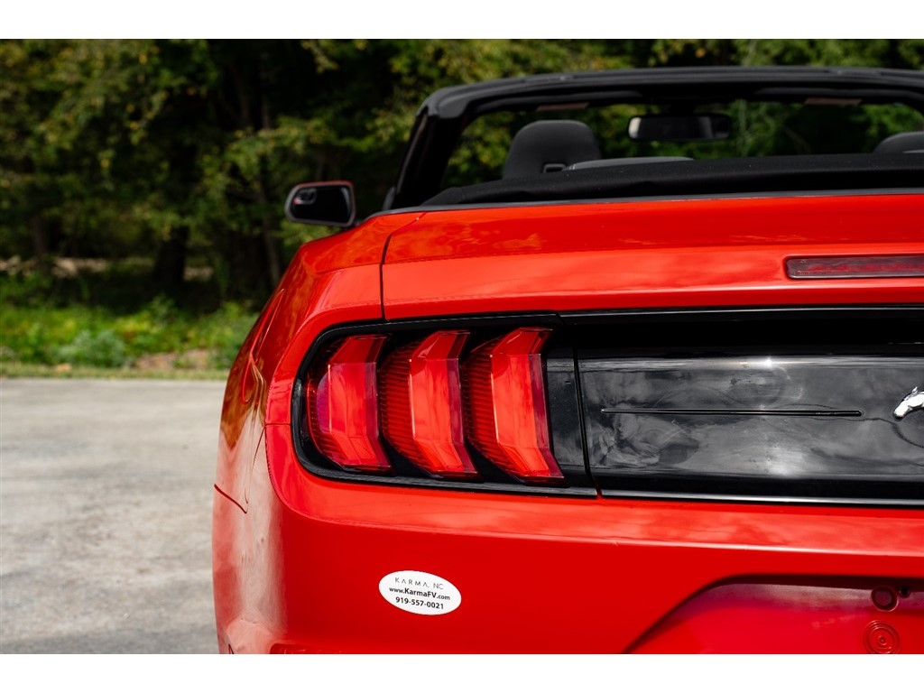 2018 Ford Mustang EcoBoost Convertible photo 16