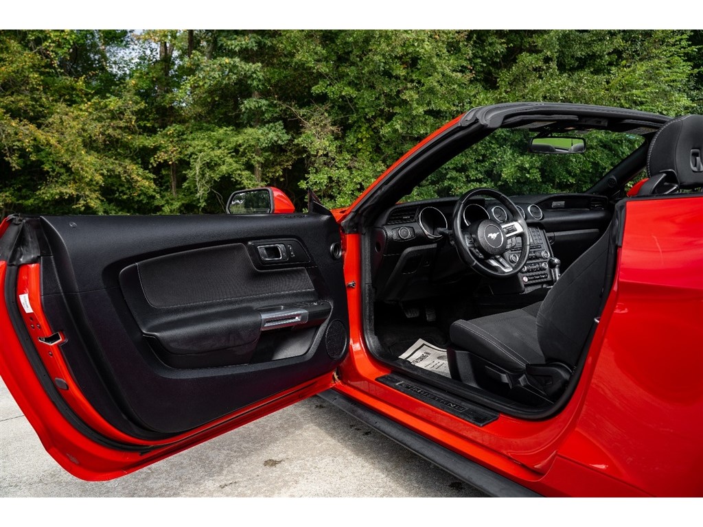 2018 Ford Mustang EcoBoost Convertible photo 21