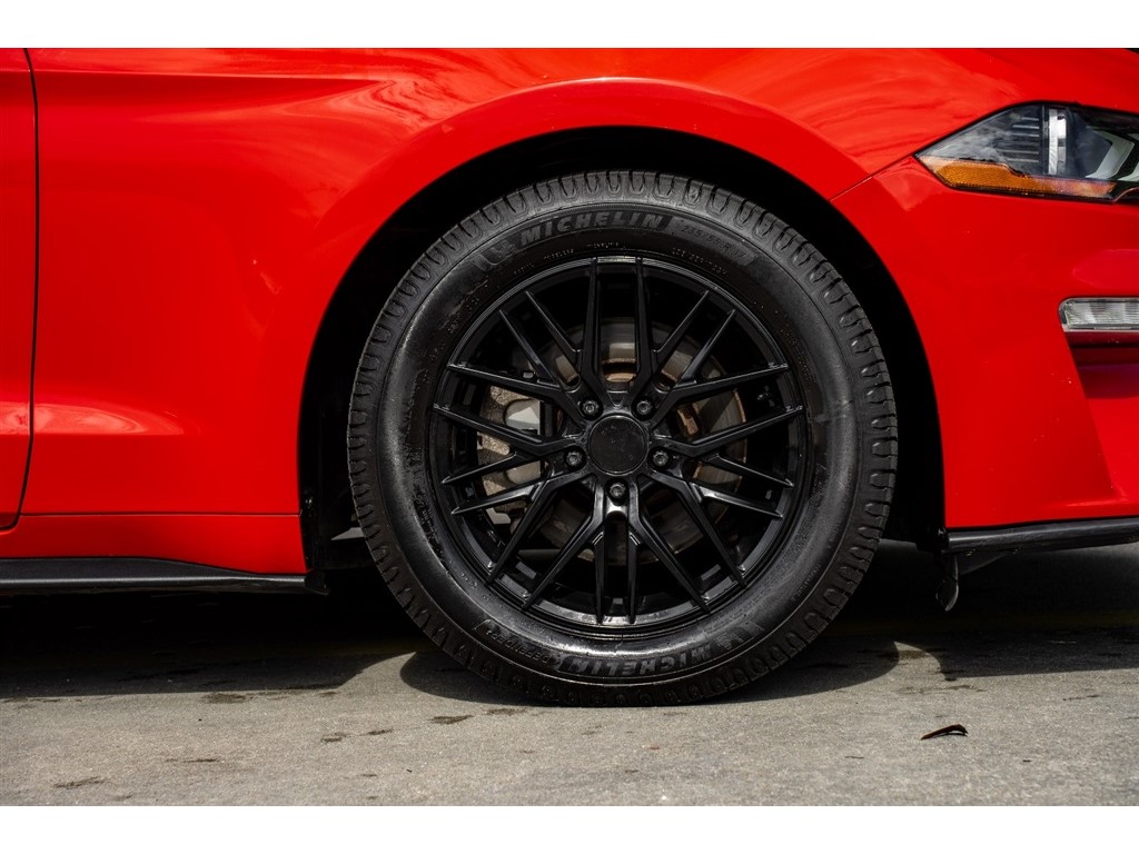 2018 Ford Mustang EcoBoost Convertible photo 9