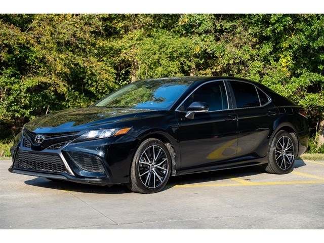 Toyota Camry SE in Fuquay-Varina