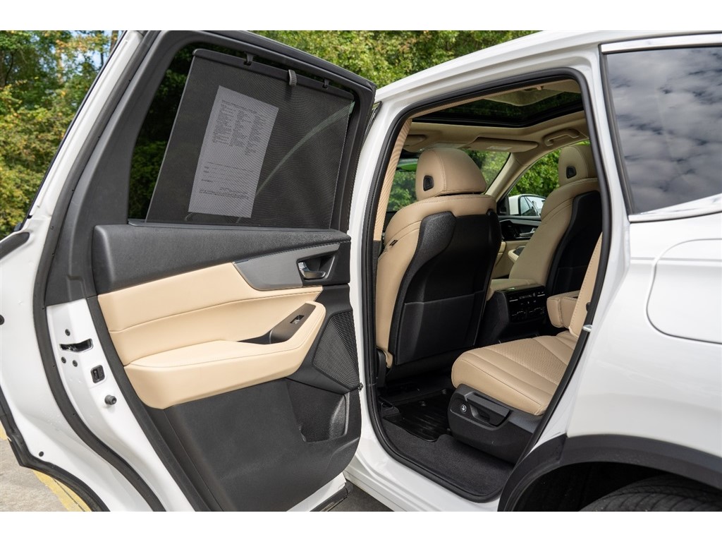 2022 Acura MDX SH-AWD photo 12