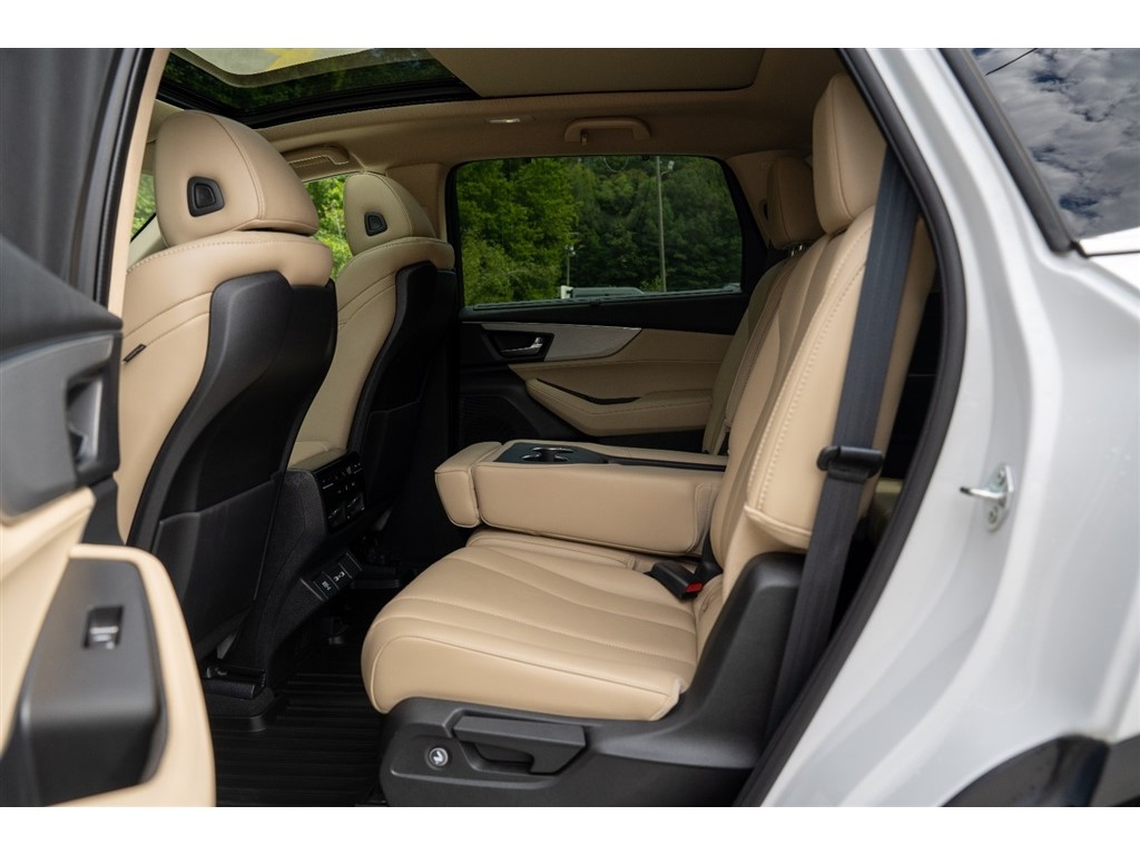 2022 Acura MDX SH-AWD photo 13