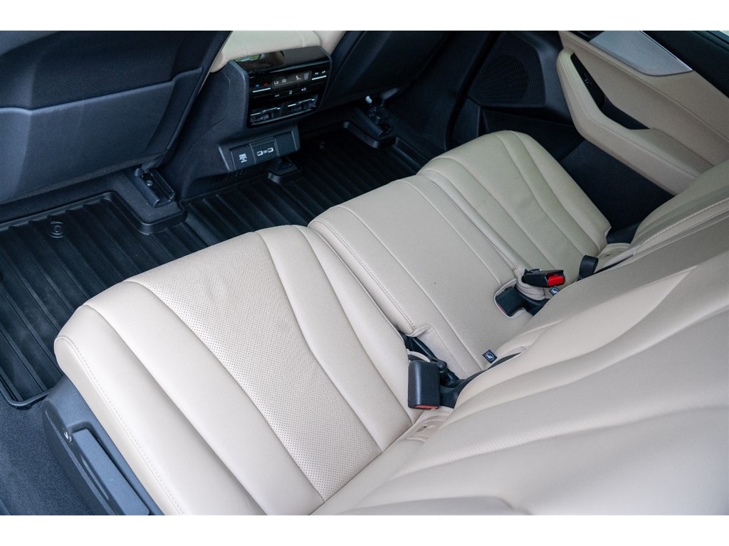 2022 Acura MDX SH-AWD photo 16