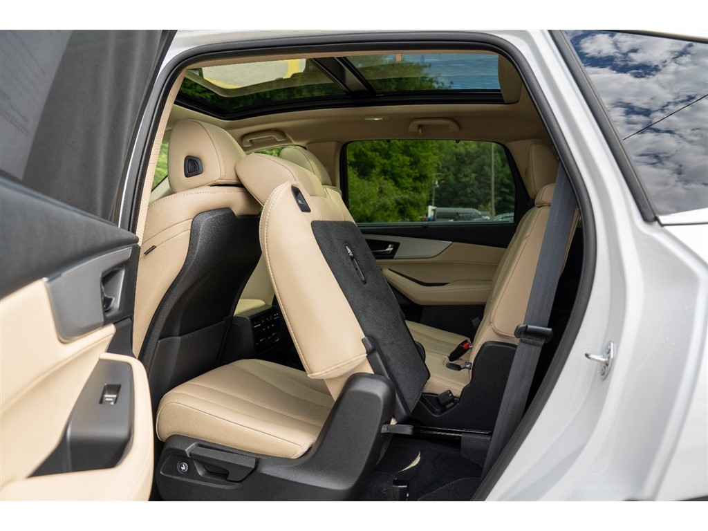 2022 Acura MDX SH-AWD photo 19