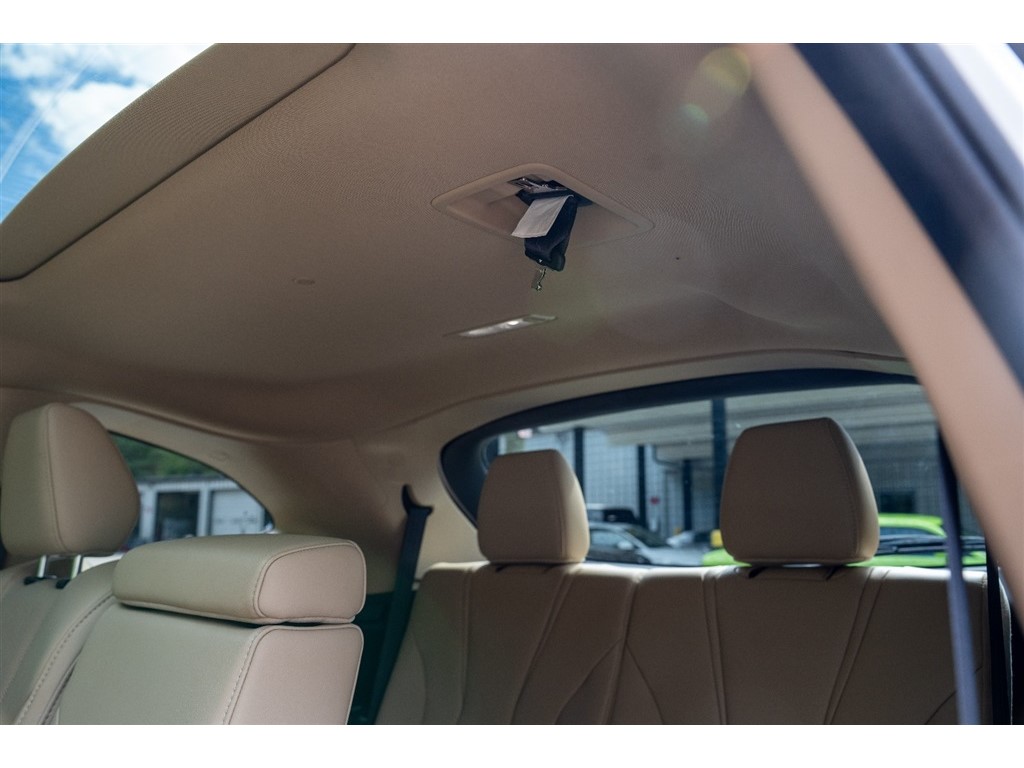 2022 Acura MDX SH-AWD photo 23
