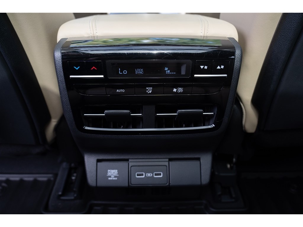 2022 Acura MDX SH-AWD photo 24