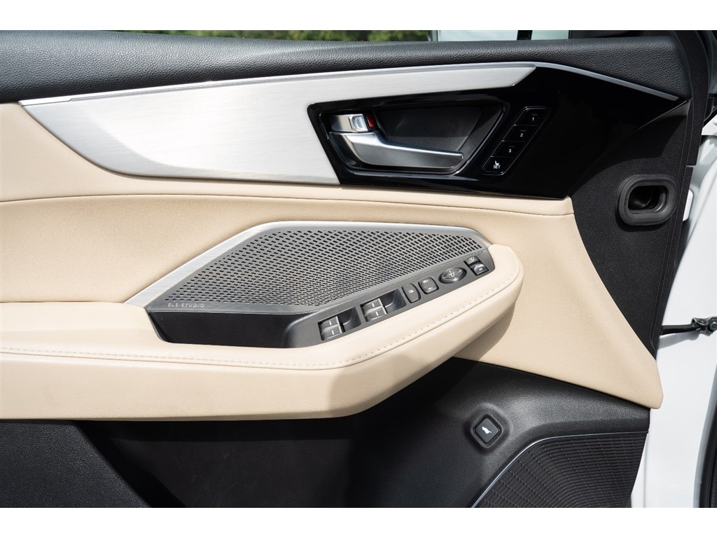 2022 Acura MDX SH-AWD photo 27