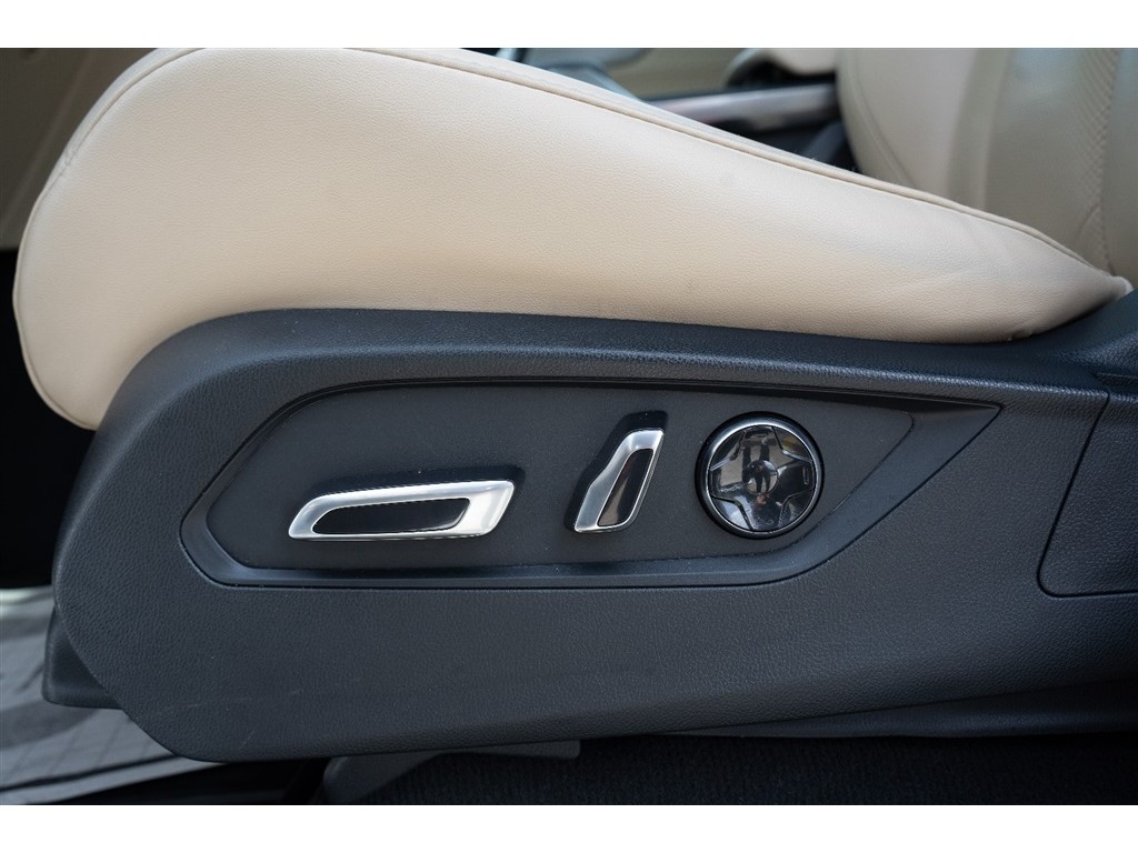 2022 Acura MDX SH-AWD photo 32