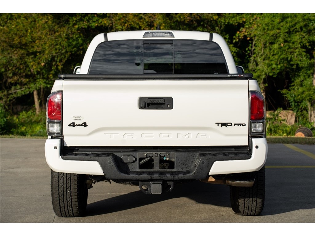 2017 Toyota Tacoma TRD Pro photo 10