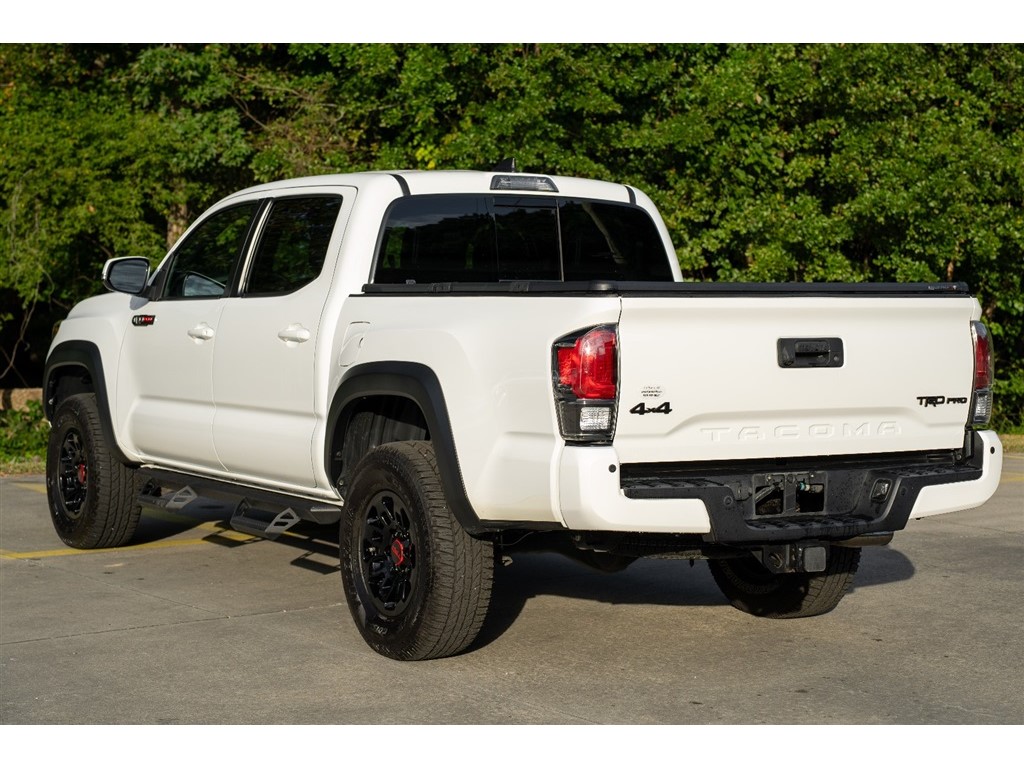 2017 Toyota Tacoma TRD Pro photo 11
