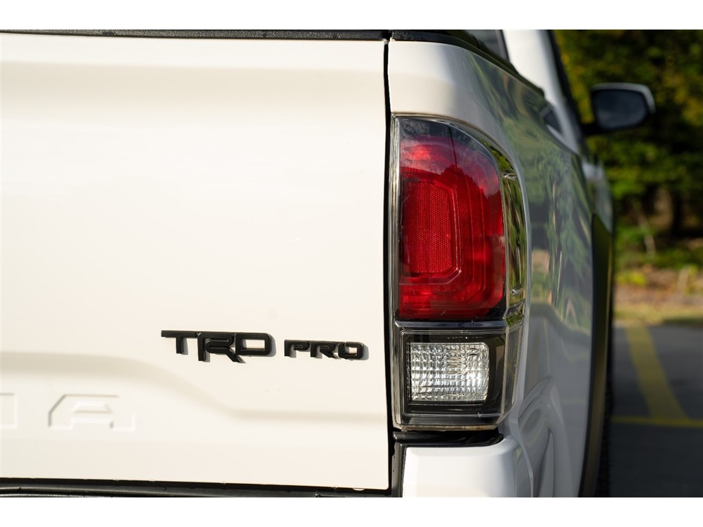 2017 Toyota Tacoma TRD Pro photo 12