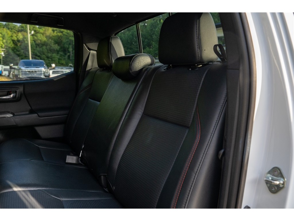 2017 Toyota Tacoma TRD Pro photo 21