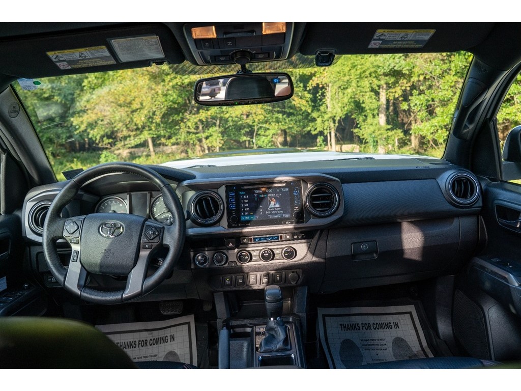 2017 Toyota Tacoma TRD Pro photo 24