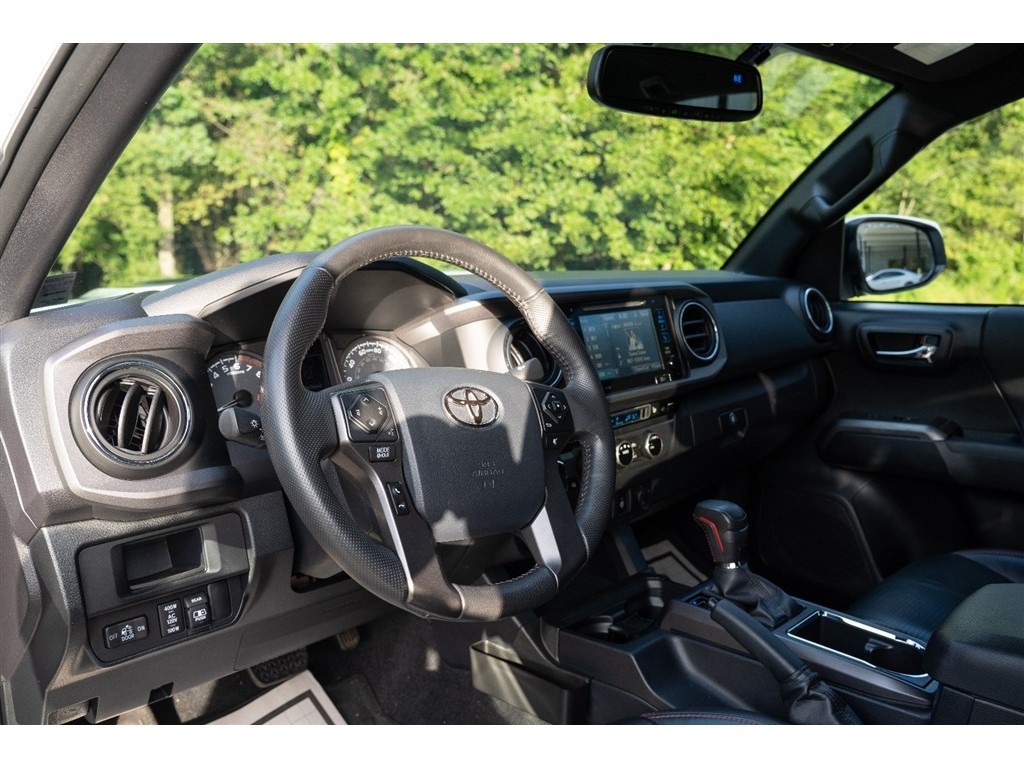 2017 Toyota Tacoma TRD Pro photo 30