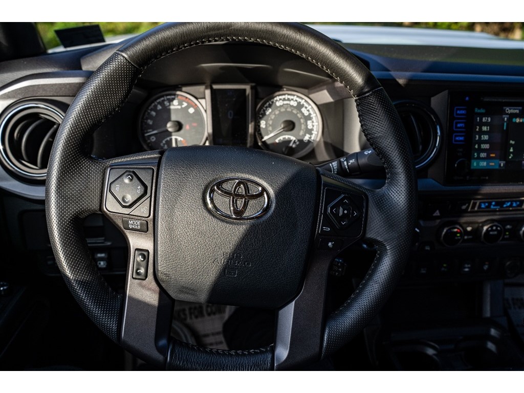 2017 Toyota Tacoma TRD Pro photo 32