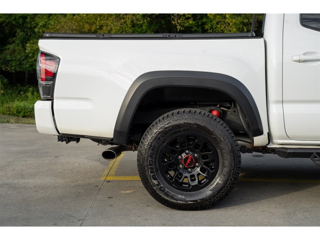 2017 Toyota Tacoma TRD Pro photo 4