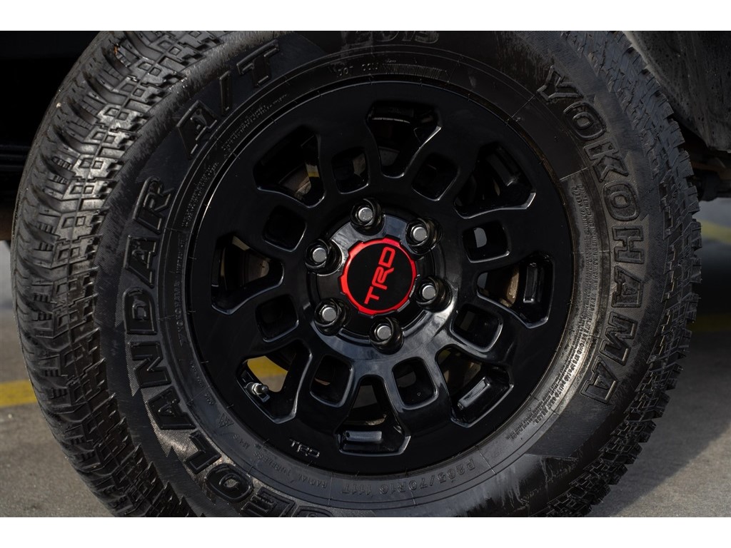 2017 Toyota Tacoma TRD Pro photo 6