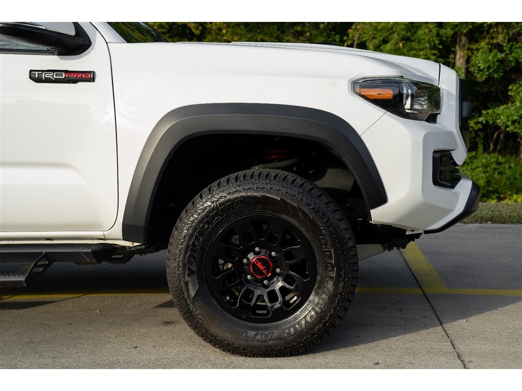 2017 Toyota Tacoma TRD Pro photo 8