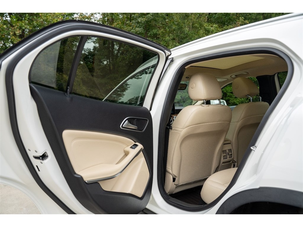 2019 Mercedes Benz GLA 250 4MATIC photo 13