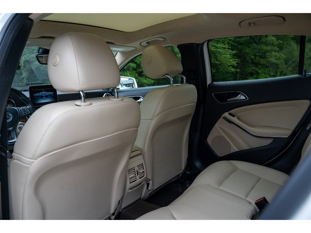2019 Mercedes Benz GLA 250 4MATIC photo 17