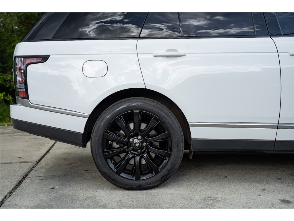 2016 Land Rover Range Rover HSE photo 4