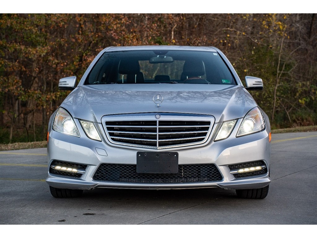 2013 Mercedes Benz E 4MATIC photo 2