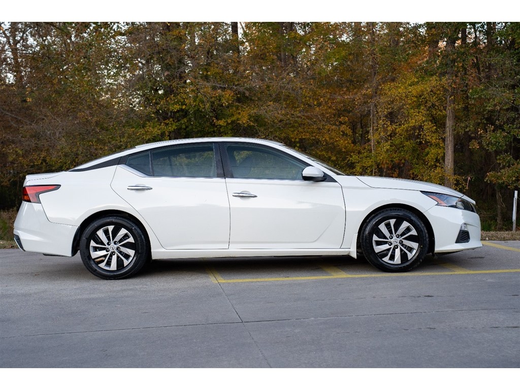 2022 Nissan Altima 2.5 S photo 2