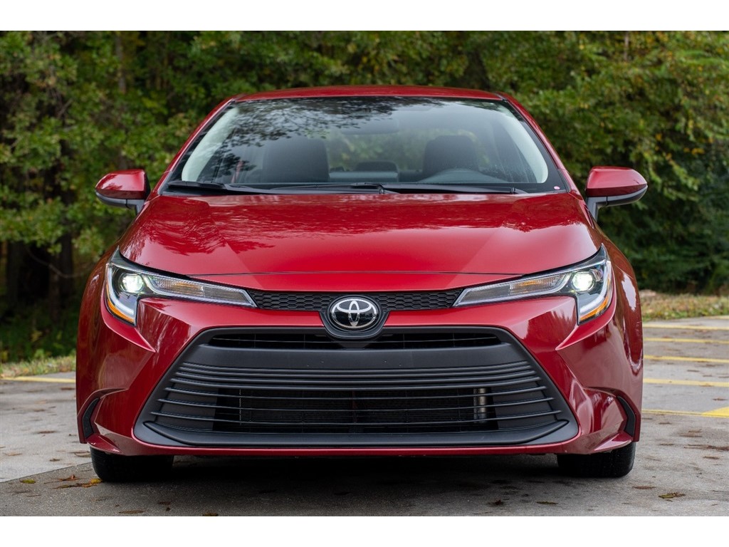 2024 Toyota Corolla LE photo 2
